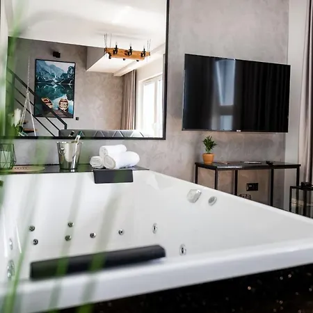 Relaxroom Szmaragd Apartamento *